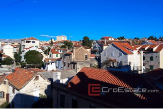 07 4123 30 Split apartment for sale sea view