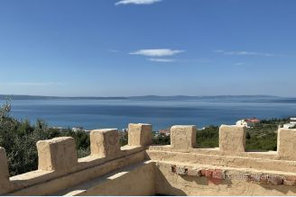 001 2052 30 Splut Area Stone house with an open sea view for sale