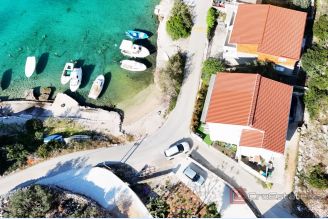 001 2044 47 Rogoznica Apartment house in the first row to the sea sale