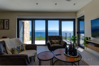 25 2013 215 Solta villa sea view for sale