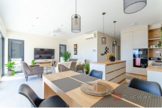 25 2013 215 Solta villa sea view for sale