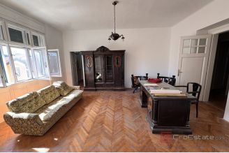 001 2036 131 Split center Apartment Business space for long term rent