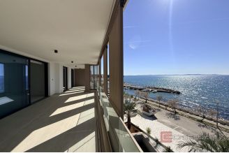 020 2043 164 near zadar modern two bedroom apartment first row to the sea sale1