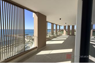 020 2043 164 near zadar modern two bedroom apartment first row to the sea sale1
