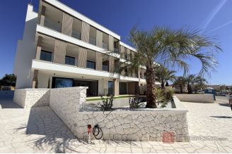 020 2043 165 near zadar luxurious two bedroom apartment_ first row to the sea sale1
