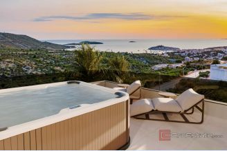 001 2046 81 Primosten Penthouse with panomramic sea view for sale