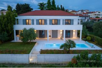 020 2022 448 zadar beautiful seafront stone villa with pool for sale