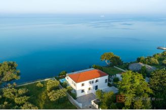 020 2022 448 zadar beautiful seafront stone villa with pool for sale