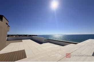 014 2043 170 Zadar Penthouse with pool first row to the sea for sale