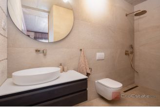 020 2048 43 Dalmatian Hinterland Luxury villa with pool and tennis court for rent