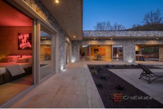 020 2048 43 Dalmatian Hinterland Luxury villa with pool and tennis court for rent