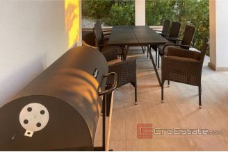 017 2048 44 Split area Modern apartment with pool and a sea view for sale