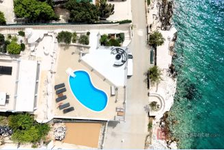 001 2044 56 Marina Seafront apartment villa for sale