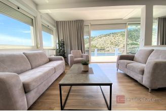 020 2044 56 Marina Seafront apartment villa for sale