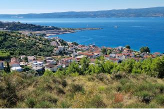 004 2046 95 Omis Building plot with a sea view for sale