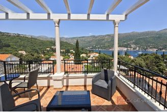 020 2051 20 dubrovnik stone villa with swimming pool and sea view for sale