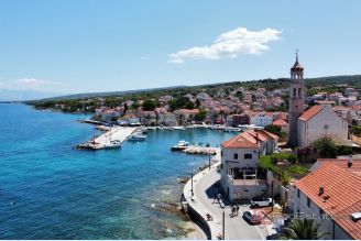 001 2052 64 Brac Agricultural land with a sea view for sale