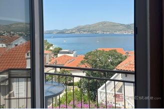 001 2049 47 Ciovo Two bedroom apartment with a sea view for rent