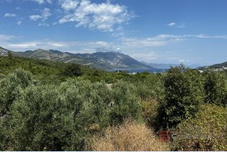 001 2052 70 Building plot with sea view for sale