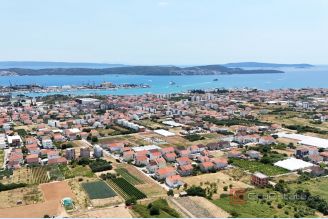 001 2031 200 Trogir Building land near the center of Trogir for sale