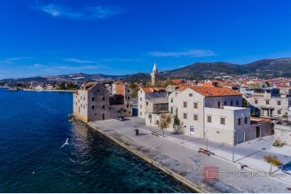 001 2035 256 Kastela Stone residence in the first row to the sea for sale