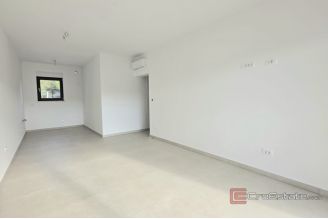 008 2047 90 island ciovo penthouse with roof terrace sale