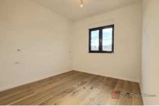 008 2047 90 island ciovo penthouse with roof terrace sale
