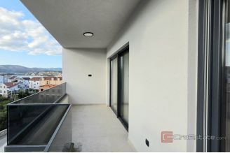 008 2047 90 island ciovo penthouse with roof terrace sale