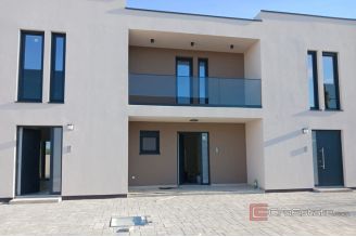 009 5401 30 Zadar Modern duplex apartment with pool for sale