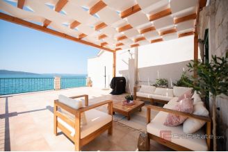 013 5410 30 Kastela Stone house in the first row to the sea for sale