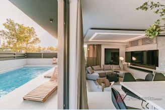 001 2043 180 Modern house with pool for rent