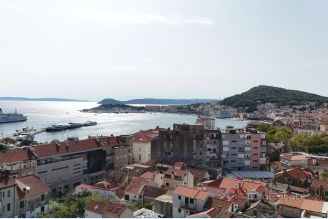 001 2049 59 Split Lucac Three storey stone house for sale