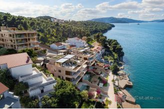 015 2035 275 Ciovo Penthouse with roof terrace in the first row to the sea for sale
