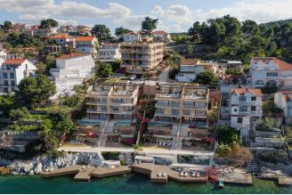 016 2035 288 Ciovo Duplex apartment in the first row to the sea for sale