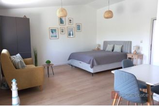 014 5436 30 Rogoznica Three bedroom apartment near the beach sale