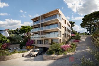 013 2035 303 Ciovo Luxurious three bedroom apartment for sale