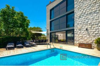 018 2021 36 near rogoznica villa with pool for sale1