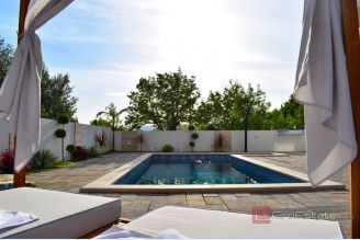 001 2055 06 kastela luxury villa with pool for sale