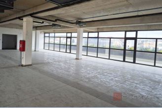 001 2056 02e split spacious office space for rent