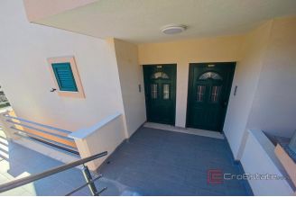 020 2021 425 rogoznica apartment house with swimming pool for sale