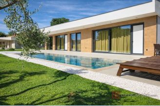 001 2053 35 Labin Modern villa with two residential buildings for sale
