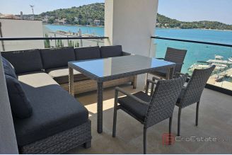 001 5479 30 Murter Three bedroom apartment with a sea view sale
