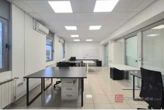 009 2047 120 Split Mejasi Office space in commercial building for rent