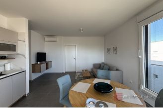 018 2035 344 Trogir Penthouse apartment with sea view and roof terrace for sale
