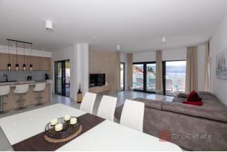 015 5484 30 Ploce Modern villa with pool for sale