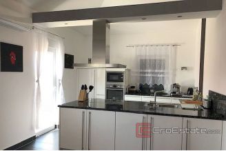 011 2014 23 Brac house for sale1