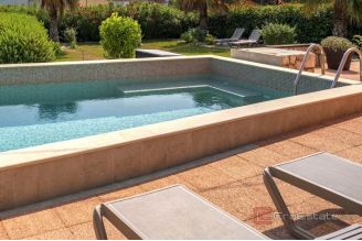 018 2051 65 Hvar holiday house with meditteranean garden for sale