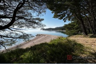 001 2052 119 Makarska Building land in the first row to the sea for sale