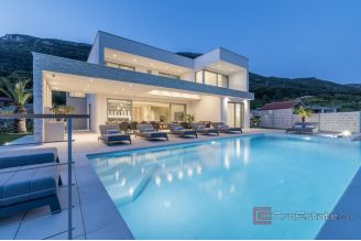 020 2013 260 Split area Luxury villa with panoramic sea view for sale