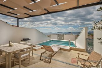 020 2056 16 Split Area Luxury apartment in a villa with private pool for sale